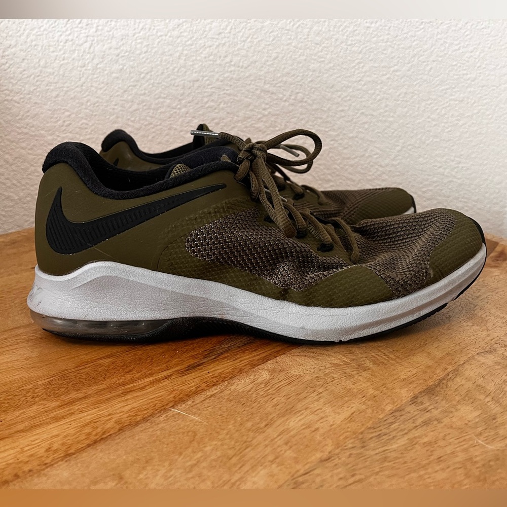 Men’s Nike AirMax Alpha Trainer in Olive Green